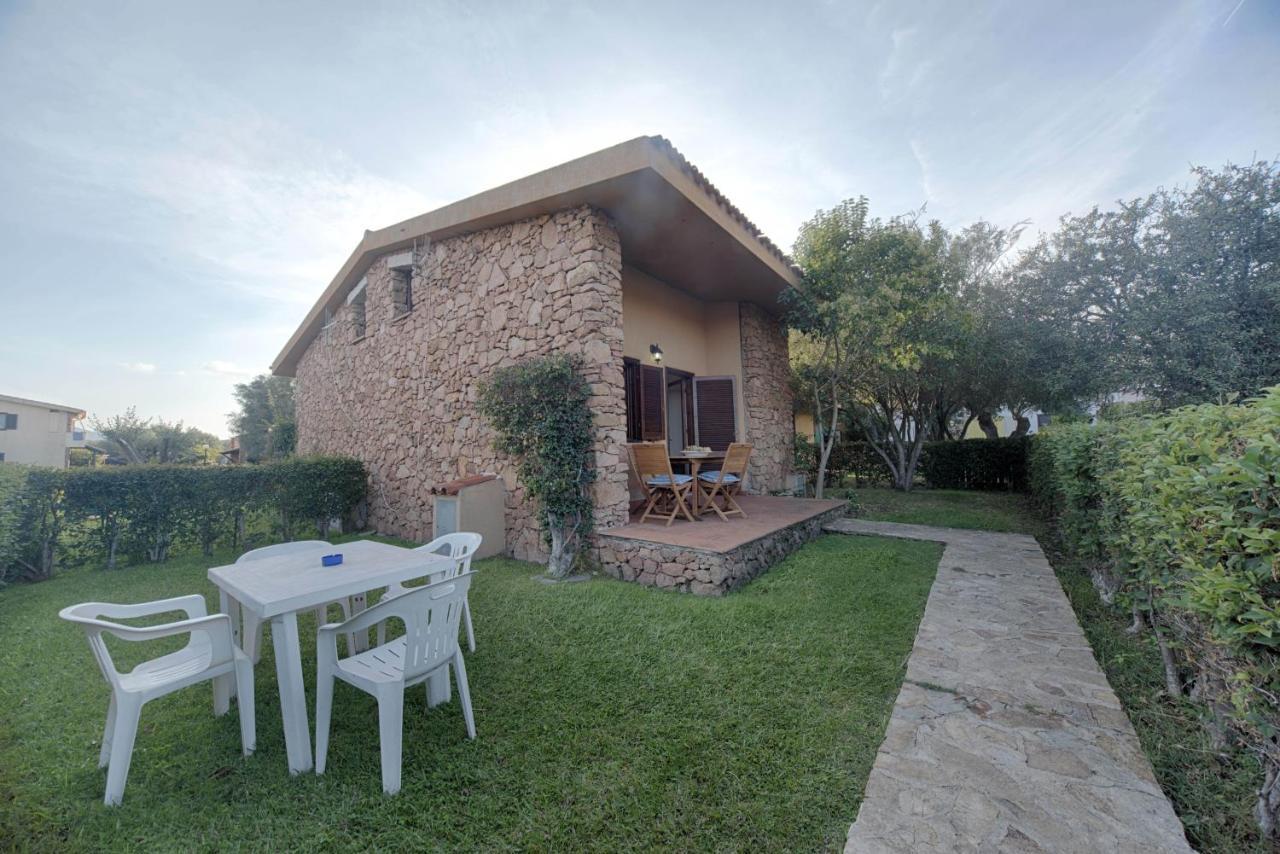 Residence Oasi E Oasi Blu San Teodoro  Buitenkant foto