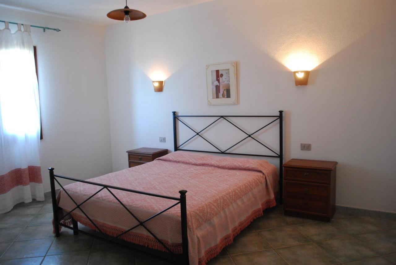 Residence Oasi E Oasi Blu San Teodoro  Buitenkant foto