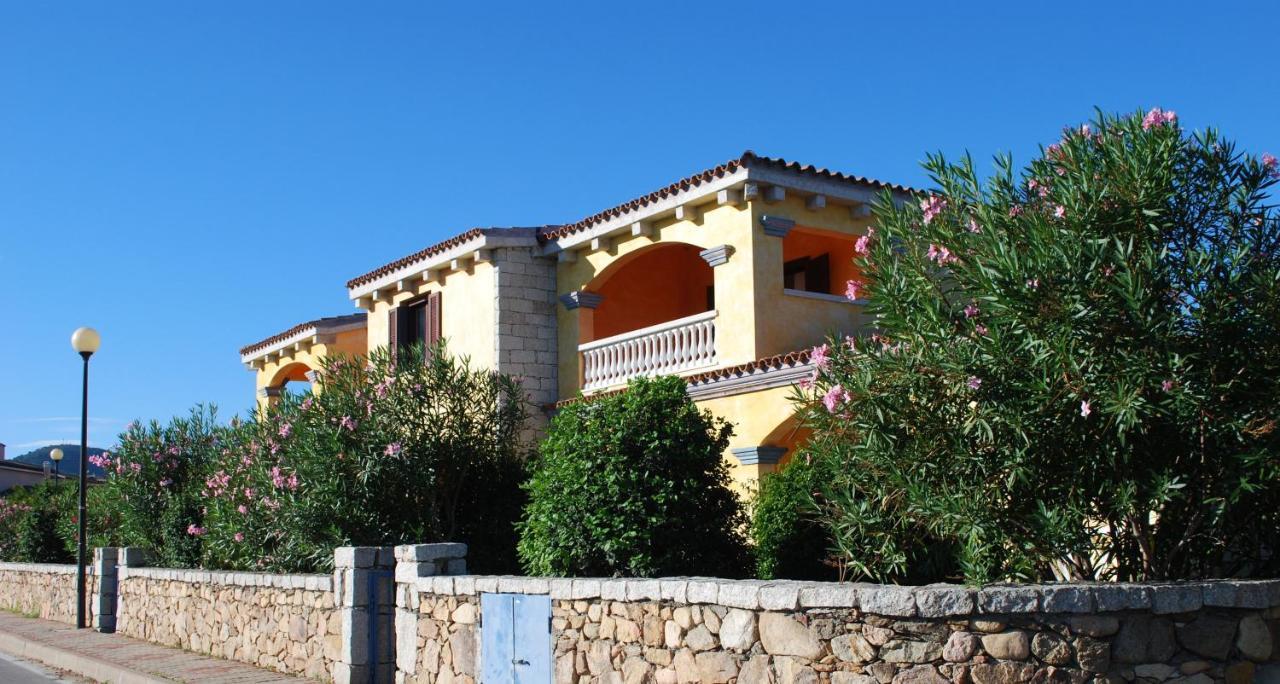 Residence Oasi E Oasi Blu San Teodoro  Buitenkant foto