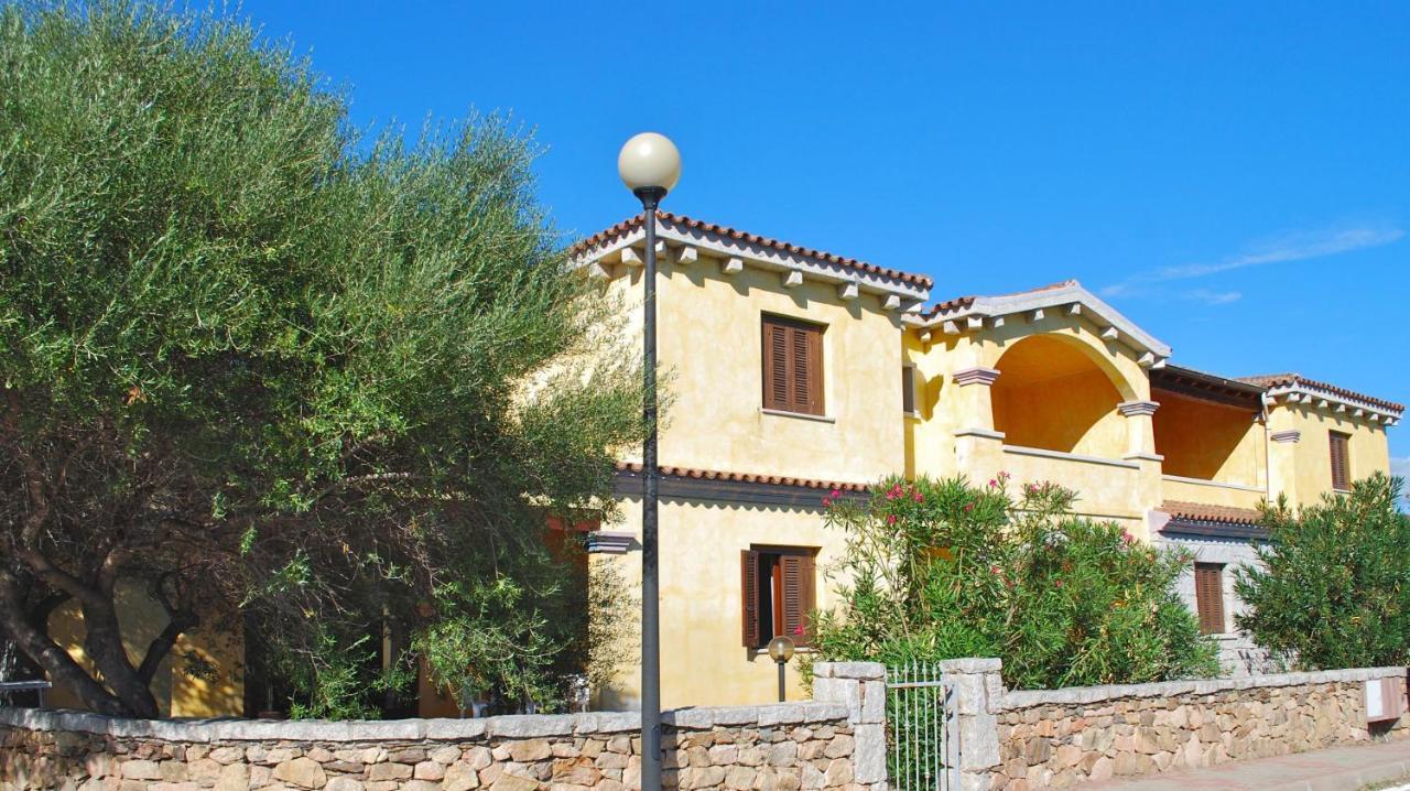 Residence Oasi E Oasi Blu San Teodoro  Buitenkant foto