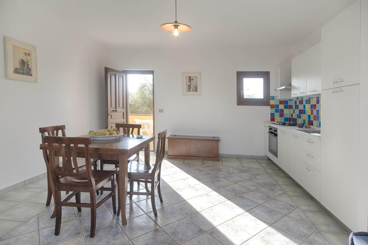 Residence Oasi E Oasi Blu San Teodoro  Buitenkant foto