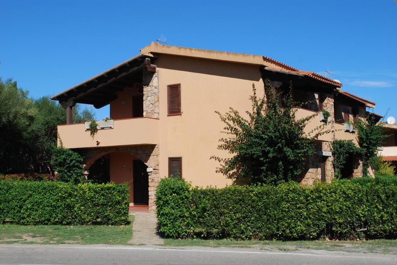 Residence Oasi E Oasi Blu San Teodoro  Buitenkant foto