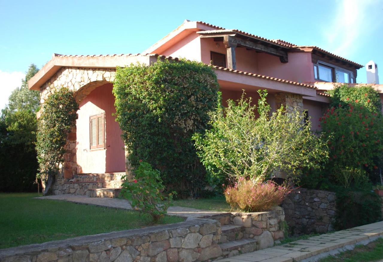 Residence Oasi E Oasi Blu San Teodoro  Buitenkant foto
