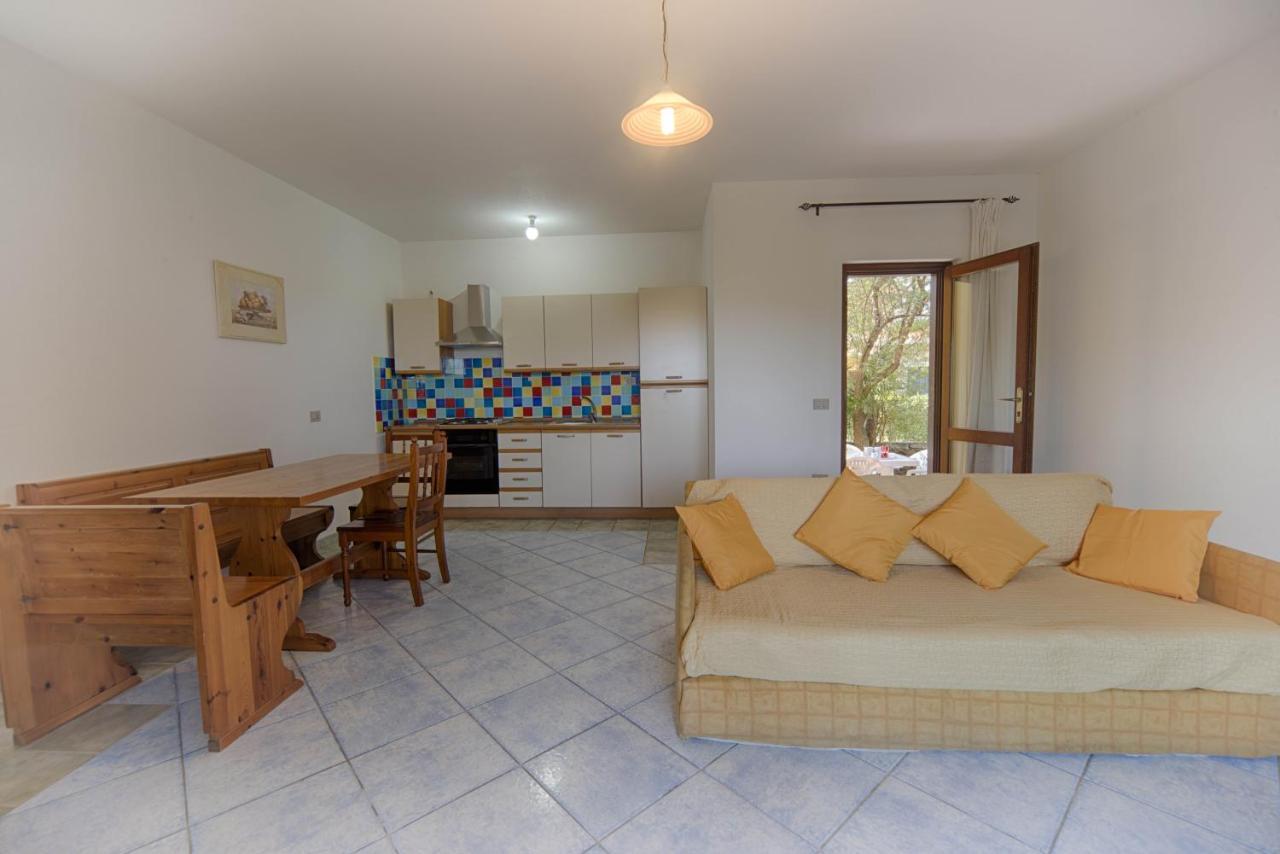 Residence Oasi E Oasi Blu San Teodoro  Buitenkant foto