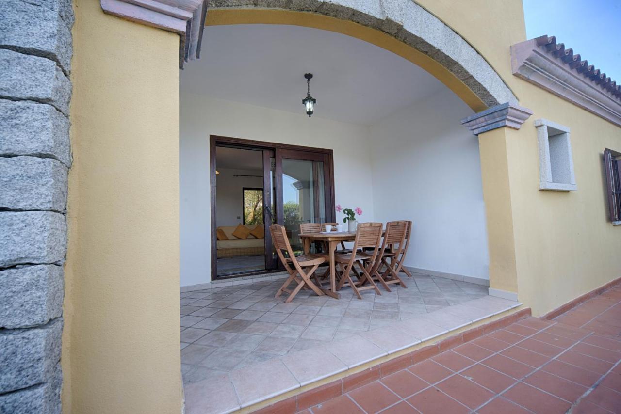 Residence Oasi E Oasi Blu San Teodoro  Buitenkant foto