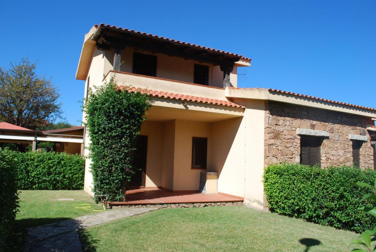 Residence Oasi E Oasi Blu San Teodoro  Buitenkant foto