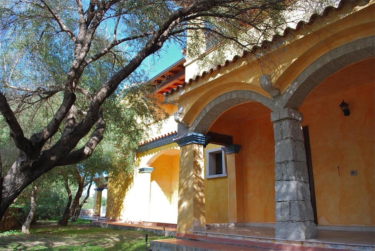 Residence Oasi E Oasi Blu San Teodoro  Buitenkant foto