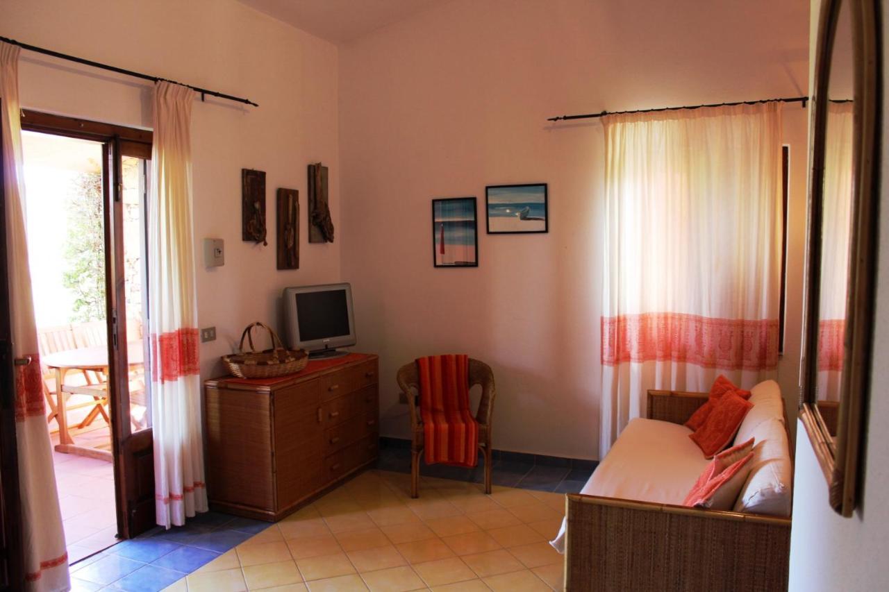 Residence Oasi E Oasi Blu San Teodoro  Buitenkant foto